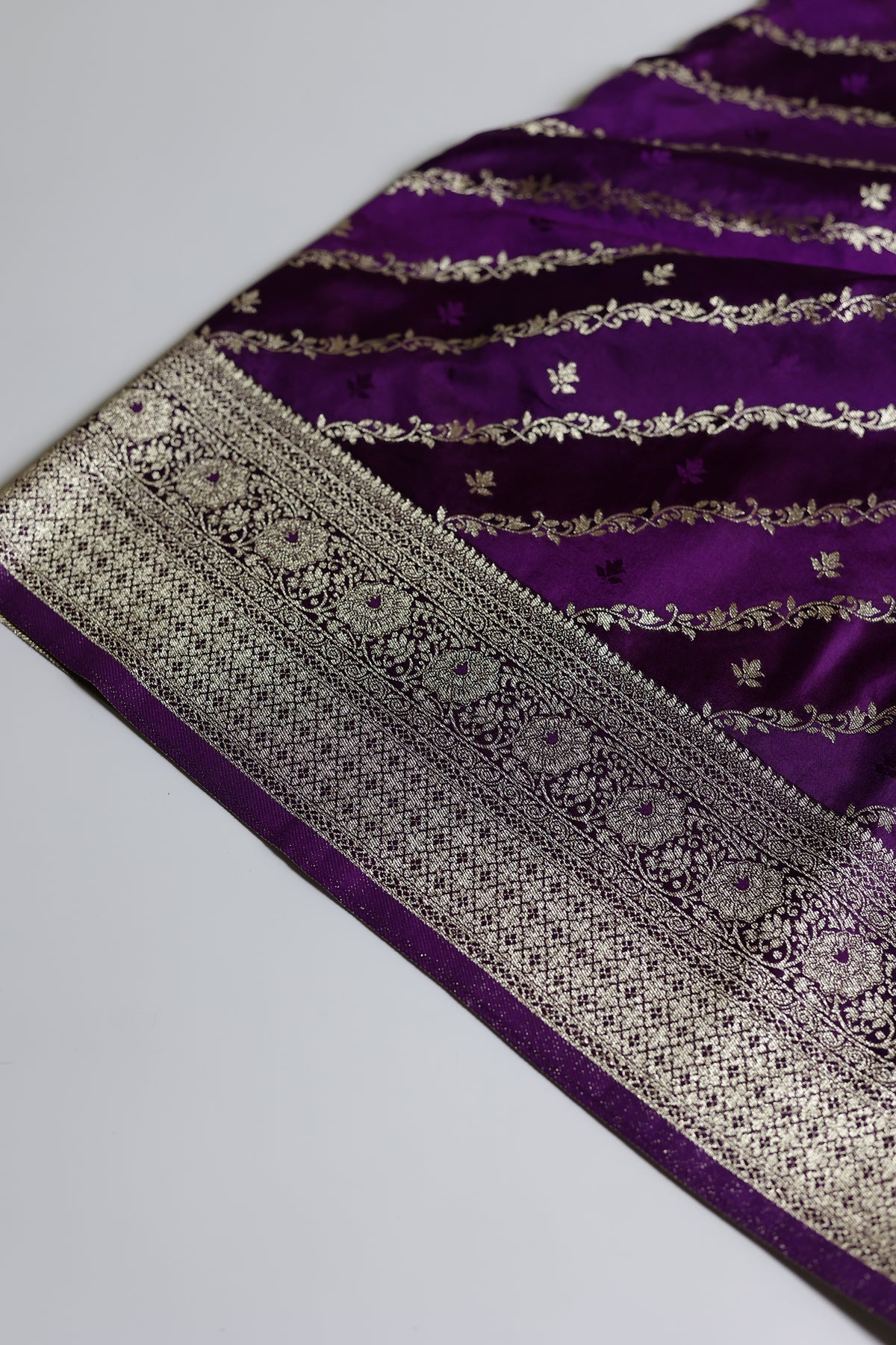 Pure Banarasi Mashru Satin Silk Saree (Purple)