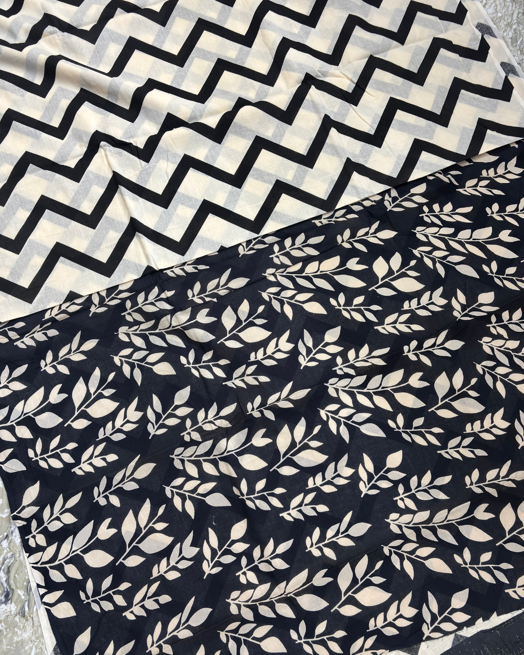 Ivory & Black Geometric Printed Pure Linen Cotton Saree with Contrast Leaf Print Pallu