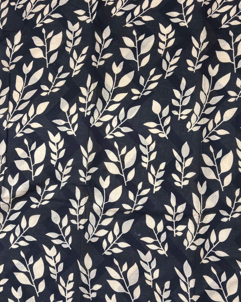 Ivory & Black Geometric Printed Pure Linen Cotton Saree with Contrast Leaf Print Pallu