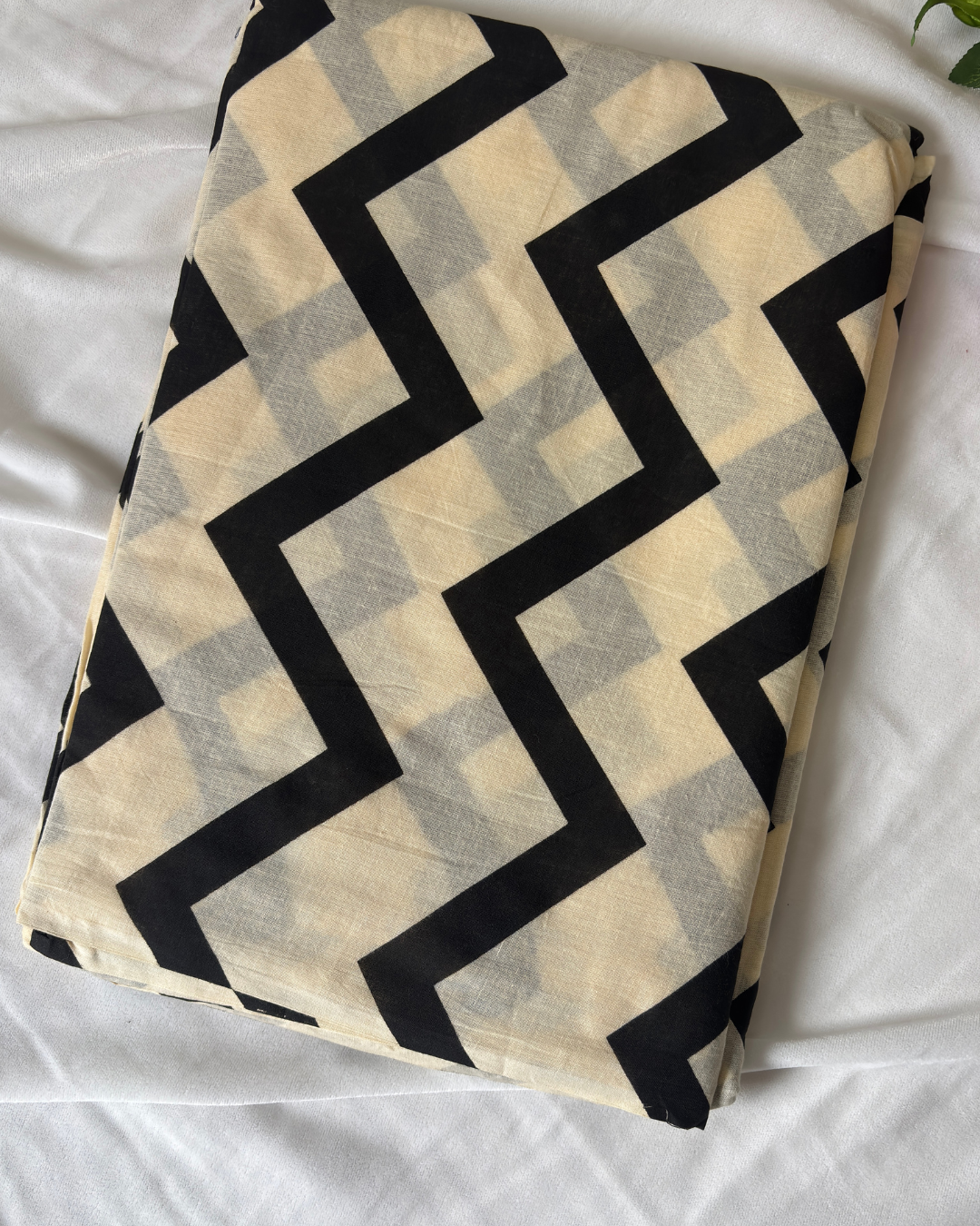 Ivory & Black Geometric Printed Pure Linen Cotton Saree with Contrast Leaf Print Pallu