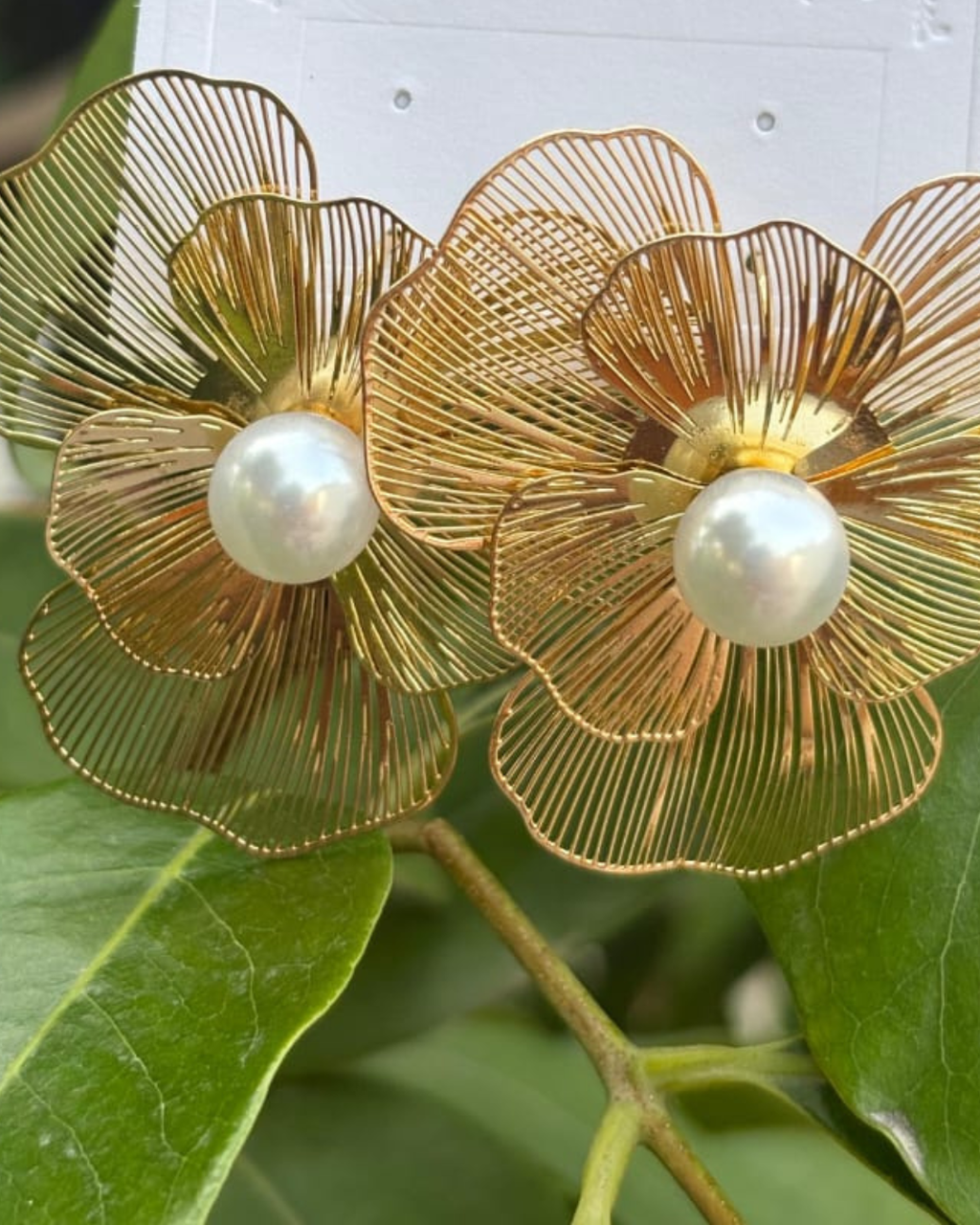 Pearl & Gold Leaf Stud Earring
