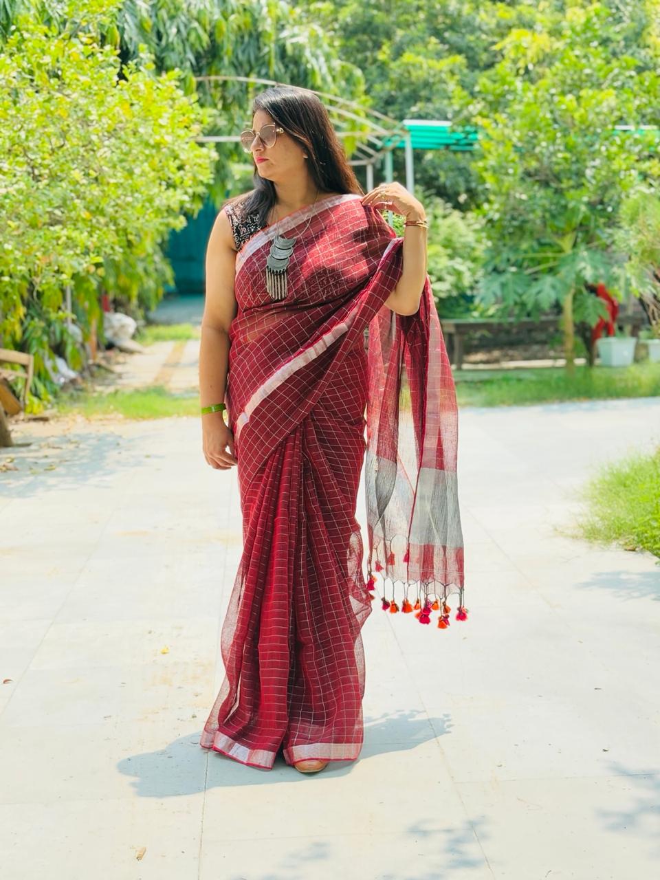 Pure Linen Check Saree (Maroon)