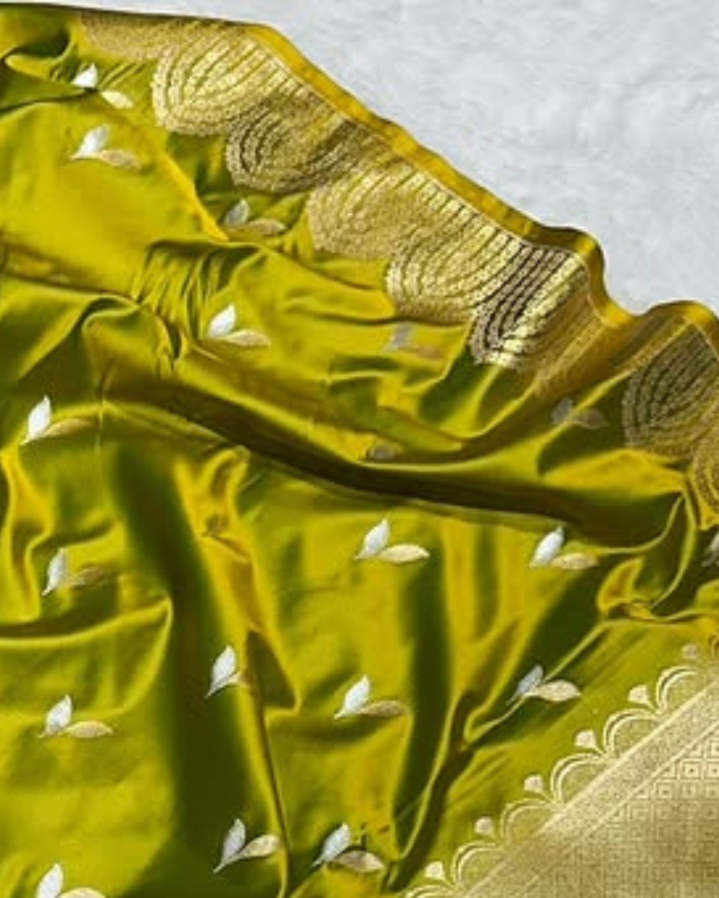 Mehndi Green Pure Mashru Silk Saree with Sona Rupa Zari Weaving