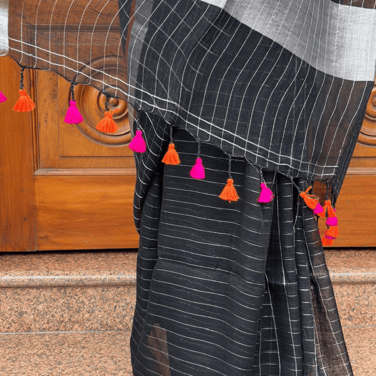 Pure Linen check Saree (Black)