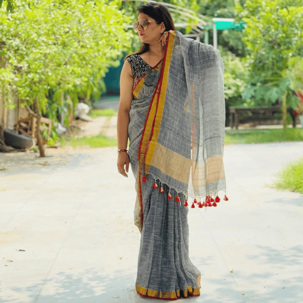 pure Linen Check Saree (Gray)
