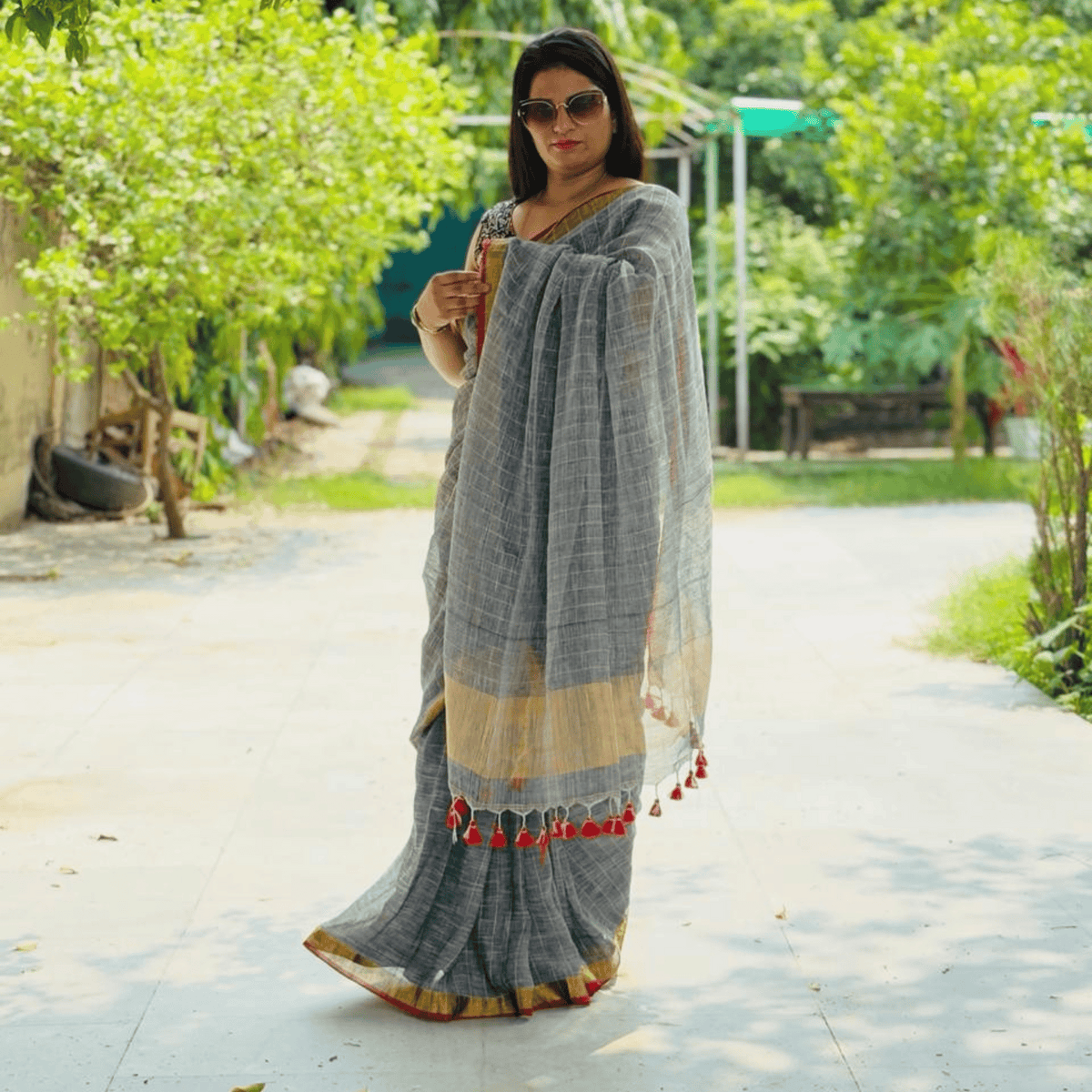 pure Linen Check Saree (Gray)