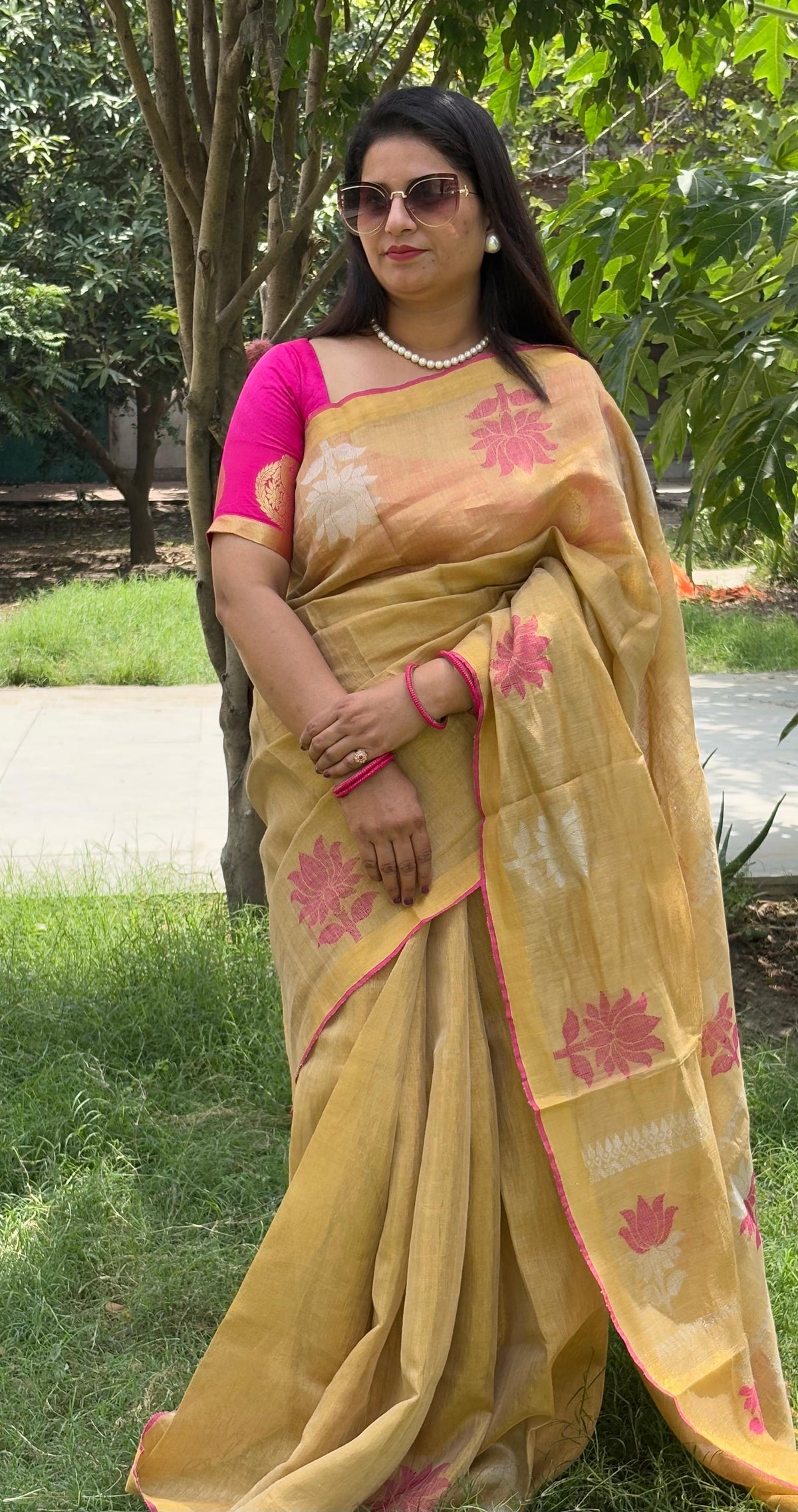 Tissue Linen Saree (Golden)