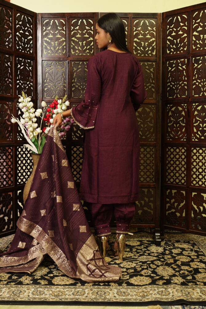 Feel  Feather Partywear Kurta Sets For Women - Image 3