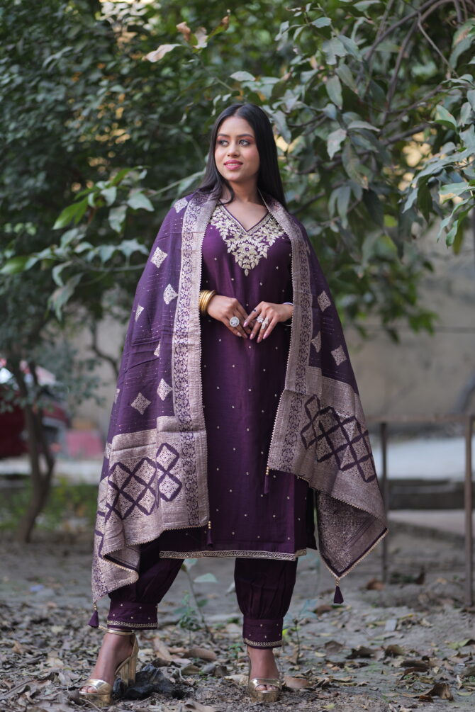 Feel Feather Partywear Kurta Sets For Women