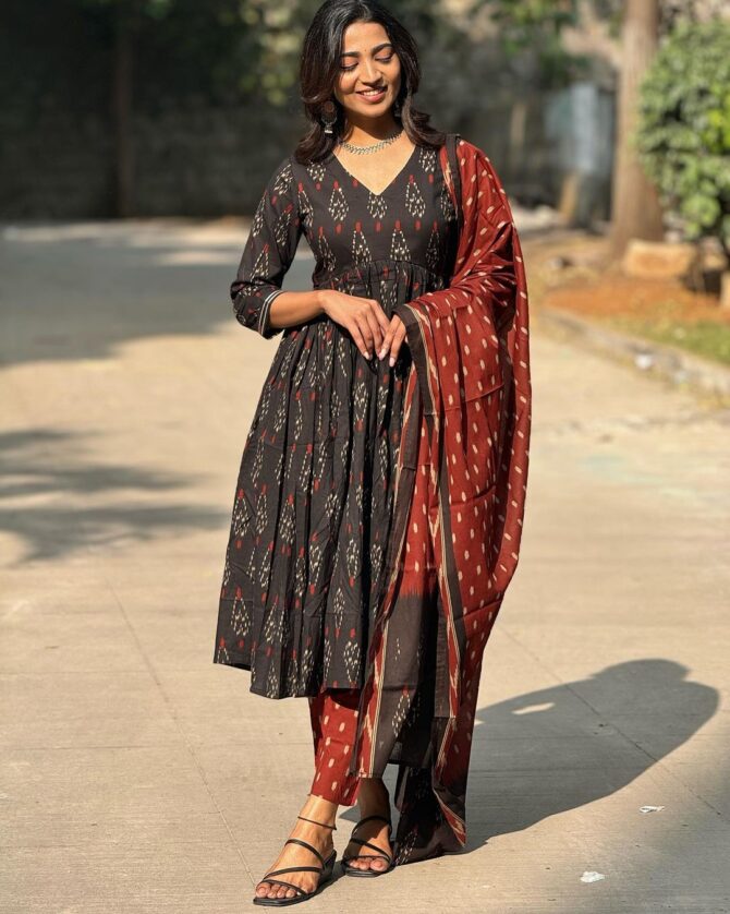Feel Feather Best Black Anarkali Kurta Set For Women