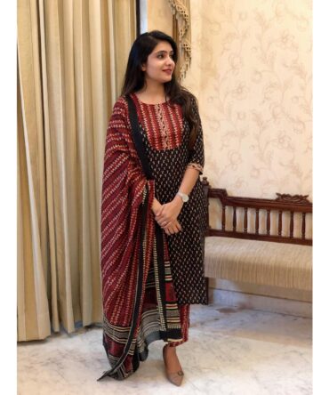 Feel Feather Back Kurta Pant Set For Women
