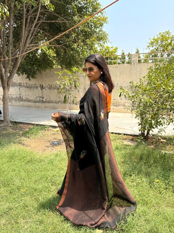 Feel Feather Black Pure Linen Handloom Saree