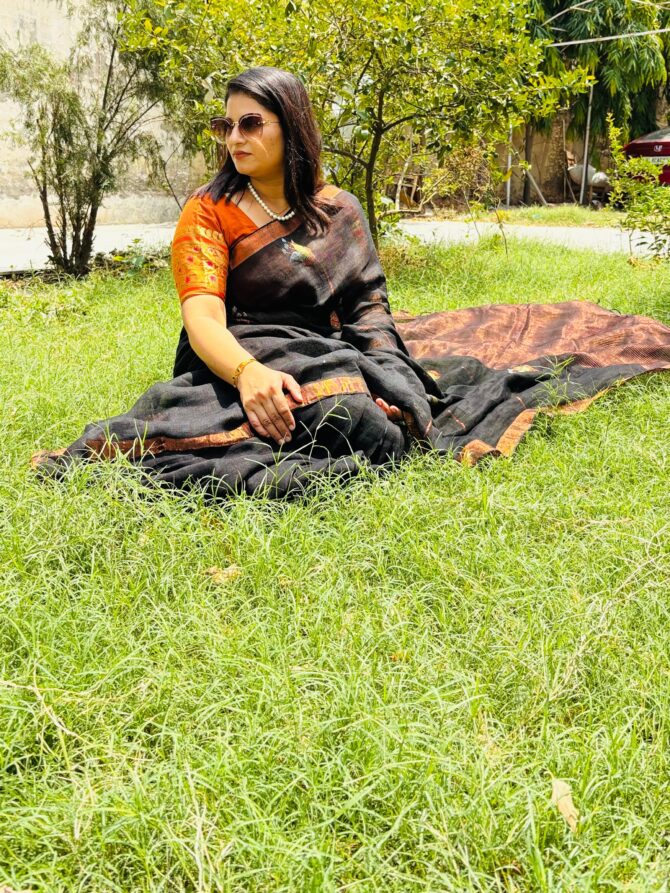 Feel Feather Black Pure Linen Handloom Saree - Image 4