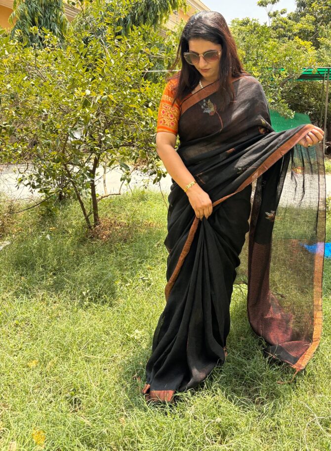 Feel Feather Black Pure Linen Handloom Saree - Image 5