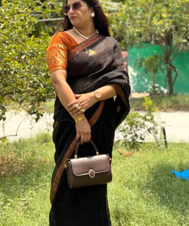 Feel Feather Black Pure Linen Handloom Saree