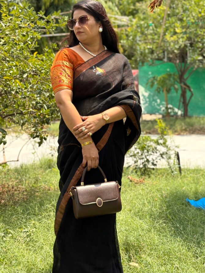 Feel Feather Black Pure Linen Handloom Saree