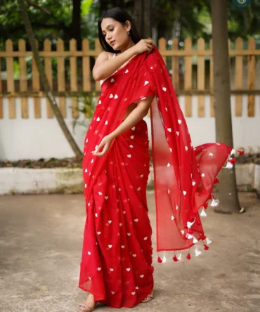 Feel Feather Pure Mul Cotton Saree With Heart Embroidred