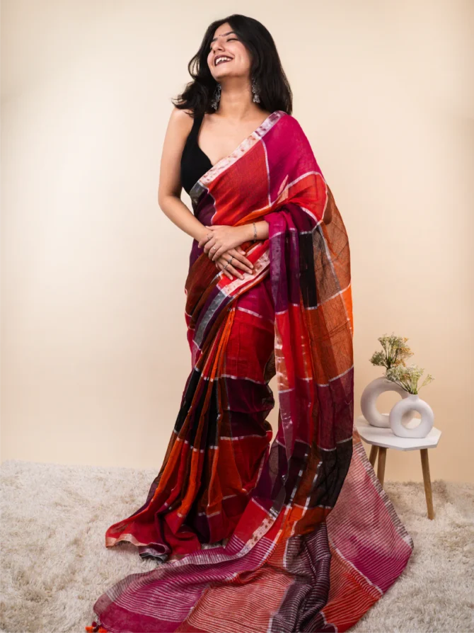 Feel Feather Pure Linen Big Check Pattern Saree - Image 2