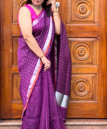Feel Feather Pure Linen Check Handloom Saree Purple