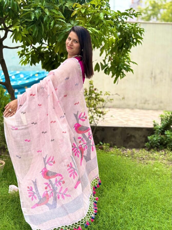 Feel Feather Light Pink Birds Linen Jamdani Handloom Saree - Image 2